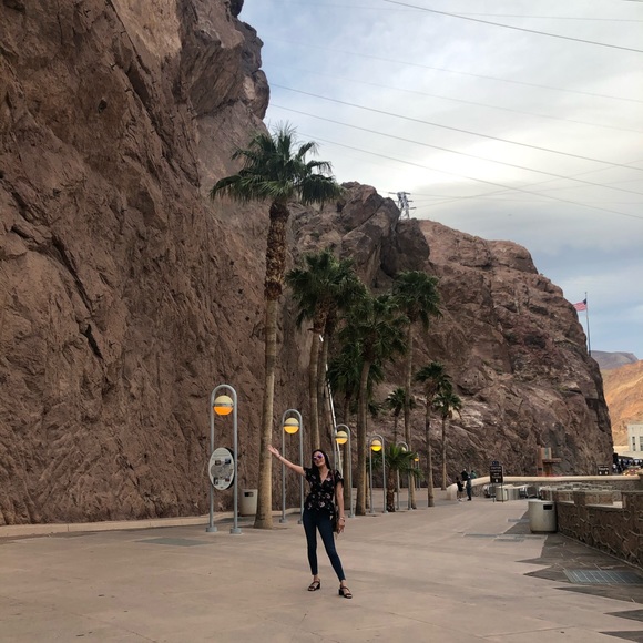 Meet your Posher, ແອນນີ້ແບຮນເນມ - Picture 5 of 9